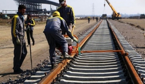 أهداف وعراقيل .. وزير النقل العراقي يكشف تفاصيل مشروع الربط السككي مع إيران