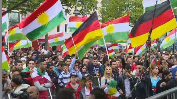 في مسيرات باوروبا.. الكورد يرفعون صوتهم عاليا: آن الأوان لدولة كوردستان