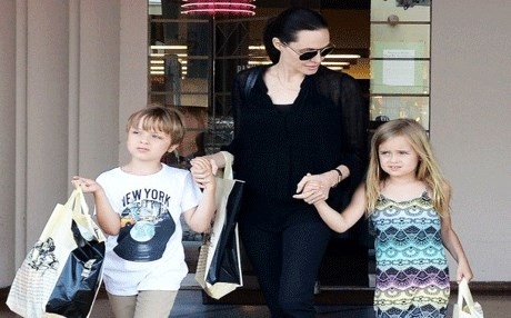 ابنة انجلينا جولي ترغب في تعلم العربية