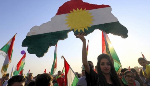 سياسي عراقي مستغرباً 