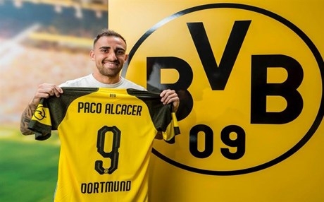 بعد استعارته من برشلونة.. دورتموند الألماني يضم ألكاسير بشكل نهائي