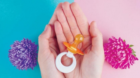 امرأة تذهل الاطباء وتنجب في الـ 65 من عمرها!