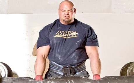 الرجل الأقوى على كوكب الأرض يتبع نظاماً غذائياً 