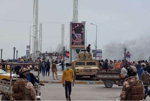 إطلاق نار وصدامات بين المتظاهرين والقوات الأمنية وسط الناصرية