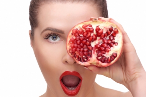 الرمان.. فاكهة سحرية لصحة النساء !