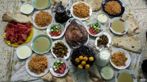 عادات خطيرة قبل الطعام .. تدمر الصحة