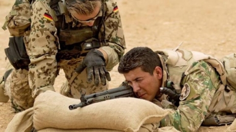 بعد نحو 3 أسابيع من تعليقه .. المانيا تستأنف تدريب البيشمركة