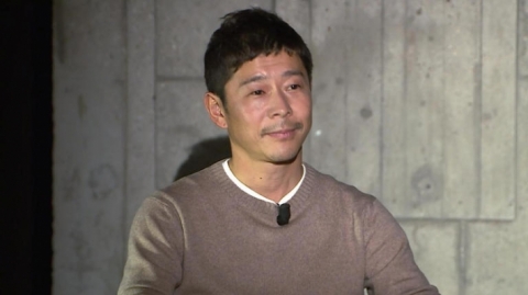 ملياردير يمنح متابعيه 9 ملايين دولار مجانا!