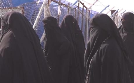 بريطانيا تجرد شقيقتين انضمتا لداعش في سوريا من الجنسية