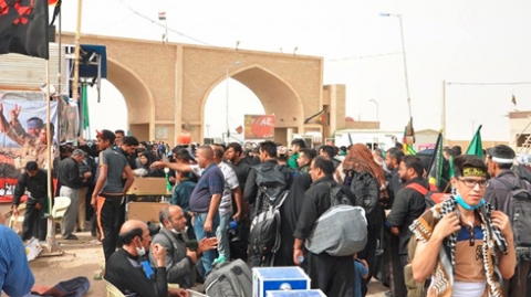 إيران تعلق حركة السفر والتجارة في معبرين مع العراق بعد هجوم الأحواز