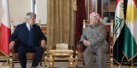 الرئيس بارزاني يشيد بمواقف فرنسا من الكورد ويشكرها على تقديم العلاج لطفل من غرب كوردستان