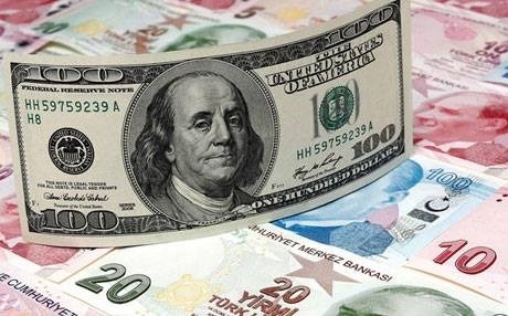 هبوط الليرة التركية إلى مستويات قياسية جديدة مع تجدد المخاوف