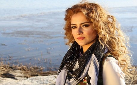 فنانة كوردية: لا ارغب في تشبيهي بشاكيرا