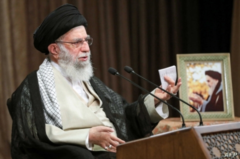 المرشد الإيراني يدعو شباب العراق إلى «الثبات»!