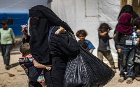 محلل سياسي: إرجاع عوائل الدواعش اصطدم بمعارضة المحافظين والنواب.. تركهم بهذا الشكل مخاطرة كبيرة