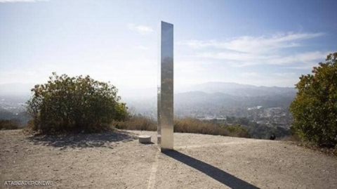 فك لغز الأعمدة المعدنية.. مفاجأة لا تخطر على البال