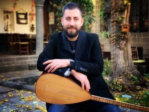 تركيا: بسبب أغنية.. السجن ثلاث سنوات لفنان كوردي