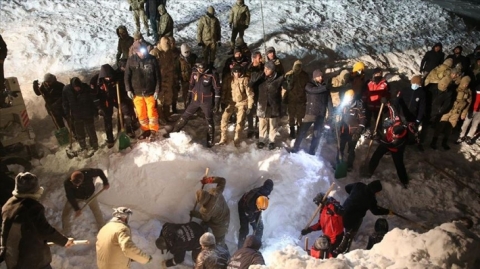 28 قتيلاً وفقدان العشرات في انهيارين ثلجيين بشمال كوردستان