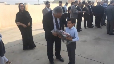 مع بدء العام الدراسي الجديد..  مؤسسة بارزاني الخيرية توزع حقائب مدرسية على التلاميذ
