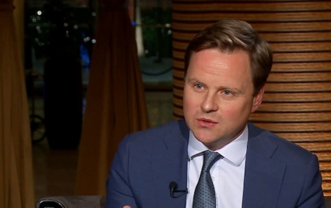 السفير البريطاني : قرب توفير لقاح ضد كورونا في العراق وداعش لم يعد خطراً كالسابق