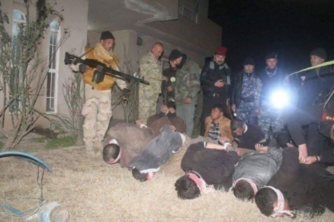 مداهمات وترويع للمدنيين .. حشد الشبك يعتقل 20 شخصا أيمن الموصل‎