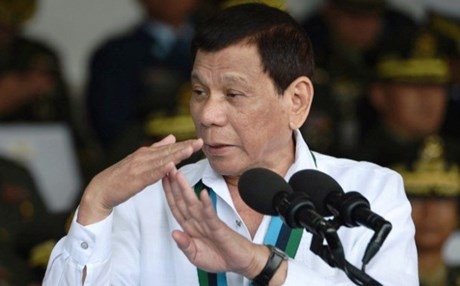 رئيس الفلبين يحظر إرسال العمالة للكويت نهائياً 