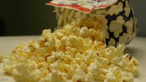 أطعمة نظّف أسنانك فورا بعد تناولها