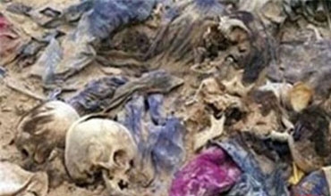 مطالبات باعتبار جريمة المقابر الجماعية جريمة إبادة وجريمة ضد الإنسانية