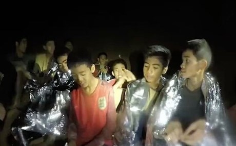 برشلونة يدعو 