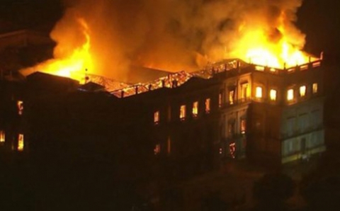 مسؤول مصري: 700 قطعة من آثارنا الفرعونية احترقت في المتحف الوطني بالبرازيل