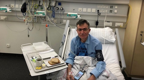 رئيس حكومة كوردستان يستجيب لاستغاثة أحد ضحايا القصف الكيماوي في حلبجة