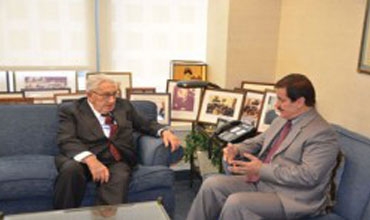 كيسنجر لدى لقائه كركوكي يعرب عن دعمه للمنجزات التي حققتها حكومة الاقليم