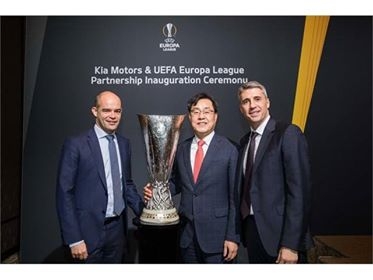 كيا تحتفل بأتفاقية رعايتها للدوري الآوروبي UEFA