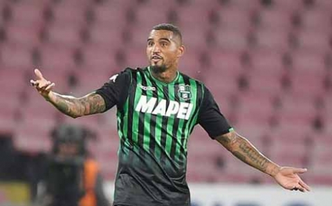 برشلونة يضم الغاني كيفن بواتينغ على سبيل الإعارة