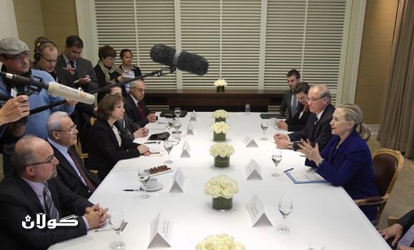 كلينتون تحث المعارضة السورية على احترام الاقليات