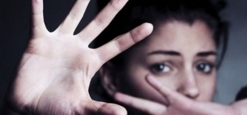 العراق.. عصابات متنفذة تبيع الفتيات عن طريق الـ 