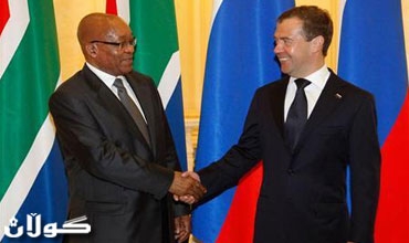 حكومة القذافي تشارك في محادثات والمعارضة تقول يجب ان يرحل