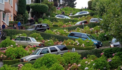 للحد من الزحام.. فرض 5 دولار للمرور بأحد أشهر شوارع سان فرانسيسكو