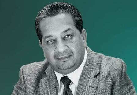 من يسرق من؟