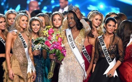 تتويج ضابطة في الجيش بلقب ملكة جمال الولايات المتحدة