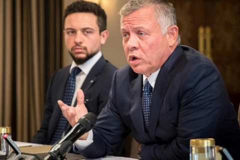 الأردن ينكّس العلم ويعلن الحرب على 