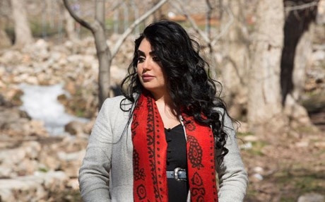 المغنية الكوردية مليس برجم دمير: أتحدث بالتركية مضطرة