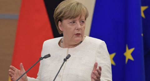 هبوط اضطراري لطائرة ميركل وهي في طريقها إلى مجموعة الـ20