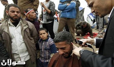 احتجاجات ميدان التحرير لم تخل من الفكاهة والاسترزاق والزواج!