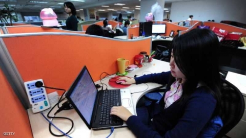 المراهقات ووسائل التواصل الاجتماعي.. 