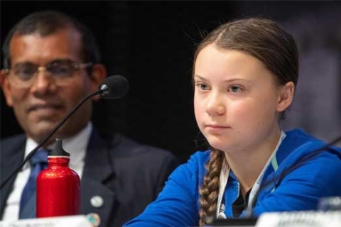 مراهقة تذهل العالم وتتحول الى 