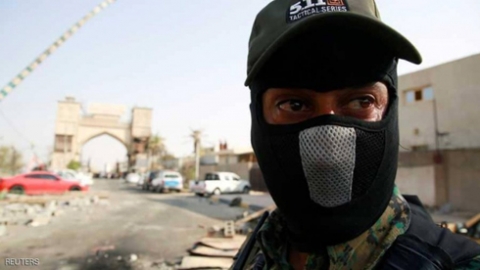 عناصر الحشد الشعبي يعتدون على قاضي شرق الموصل ومرافقيه وينهالون عليهم بالضرب