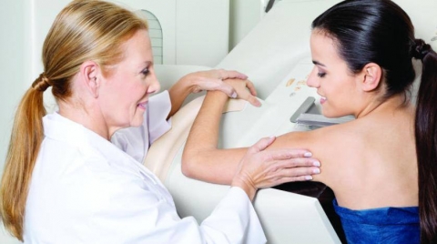 ما هو العمر المثالي لإجراء صورة الثدي؟