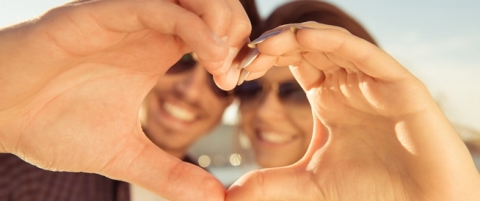 الزواج قد يرفع من مستوى السعادة والرضا