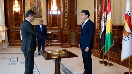 محافظ دهوك الجديد يؤدي القسم أمام رئيس إقليم كوردستان